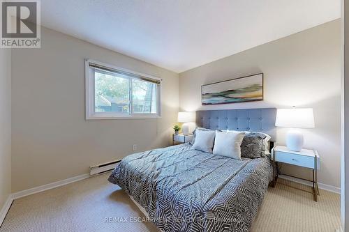 170 - 2050 Upper Middle Road, Burlington, ON - Indoor Photo Showing Bedroom