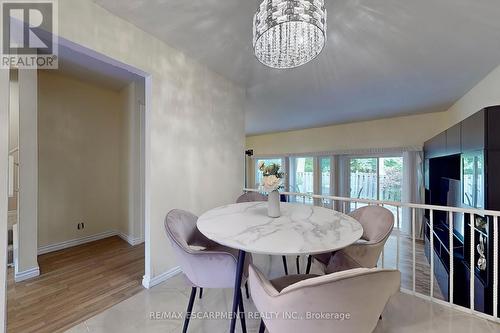 170 - 2050 Upper Middle Road, Burlington, ON - Indoor Photo Showing Dining Room