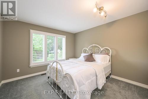 27 Calvert Place, Thames Centre (Dorchester), ON - Indoor Photo Showing Bedroom