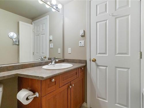 204-2823 Jacklin Rd, Langford, BC - Indoor Photo Showing Bathroom