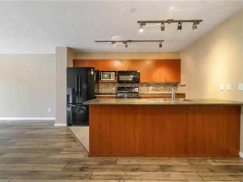 204-2823 Jacklin Rd, Langford, BC - Indoor Photo Showing Kitchen