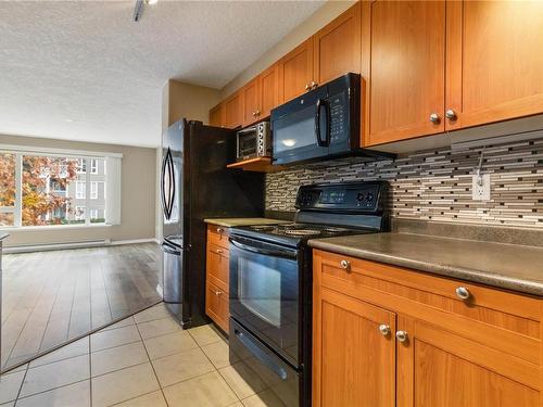 204-2823 Jacklin Rd, Langford, BC - Indoor Photo Showing Kitchen