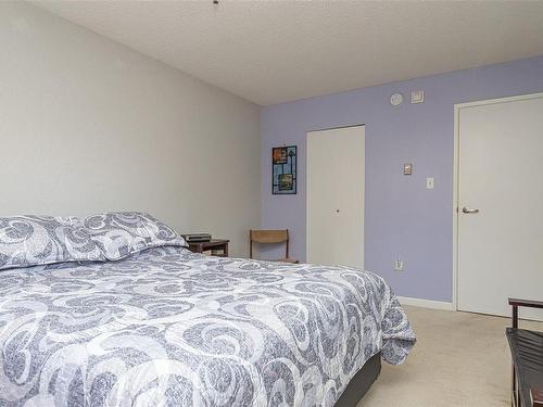 206-73 Gorge Rd West, Saanich, BC - Indoor Photo Showing Bedroom