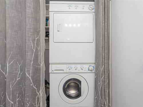 206-73 Gorge Rd West, Saanich, BC - Indoor Photo Showing Laundry Room