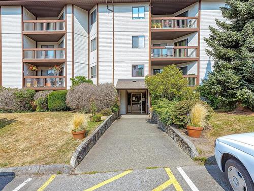 206-73 Gorge Rd West, Saanich, BC - Outdoor With Balcony