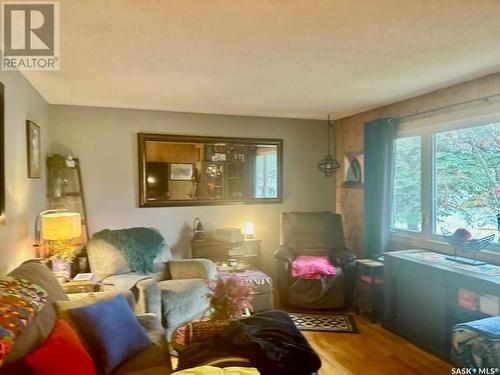 1515 Laronge Avenue, La Ronge, SK - Indoor Photo Showing Living Room