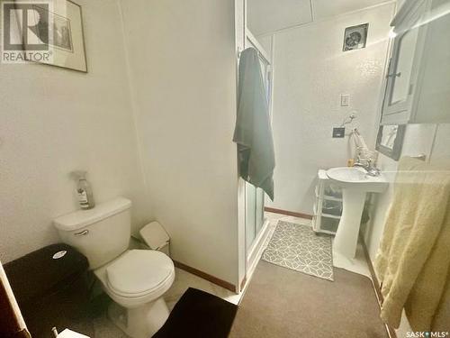 1515 Laronge Avenue, La Ronge, SK - Indoor Photo Showing Bathroom