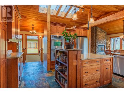 1630 Knox Road, Nelson, BC - Indoor Photo Showing Kitchen