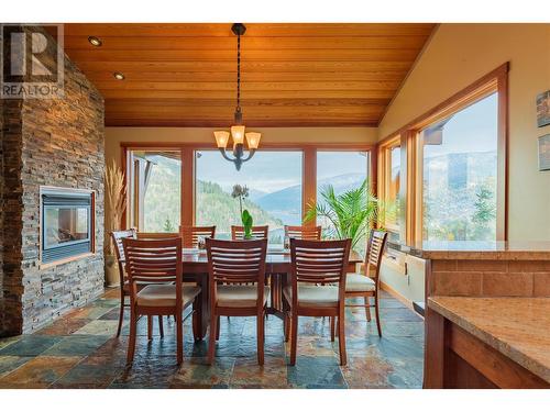 1630 Knox Road, Nelson, BC - Indoor Photo Showing Dining Room