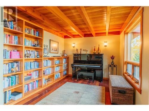 1630 Knox Road, Nelson, BC - Indoor