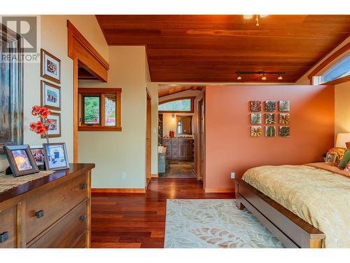 1630 Knox Road, Nelson, BC - Indoor Photo Showing Bedroom