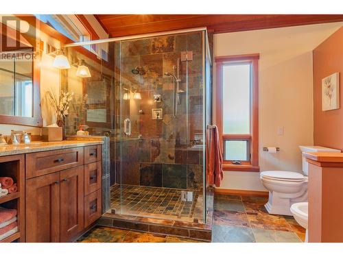 1630 Knox Road, Nelson, BC - Indoor Photo Showing Bathroom