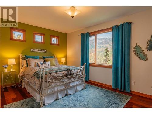 1630 Knox Road, Nelson, BC - Indoor Photo Showing Bedroom