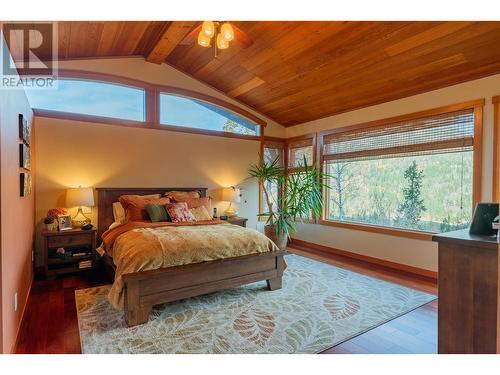 1630 Knox Road, Nelson, BC - Indoor Photo Showing Bedroom