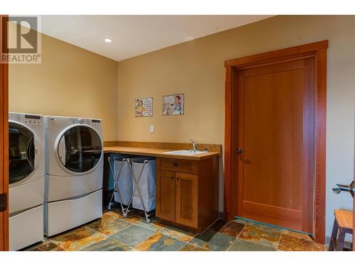 1630 Knox Road, Nelson, BC - Indoor Photo Showing Laundry Room