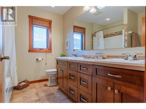 1630 Knox Road, Nelson, BC - Indoor Photo Showing Bathroom