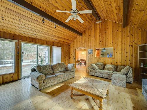 Living room - 248 Ch. Pioneer, Saint-Adolphe-D'Howard, QC - Indoor Photo Showing Living Room