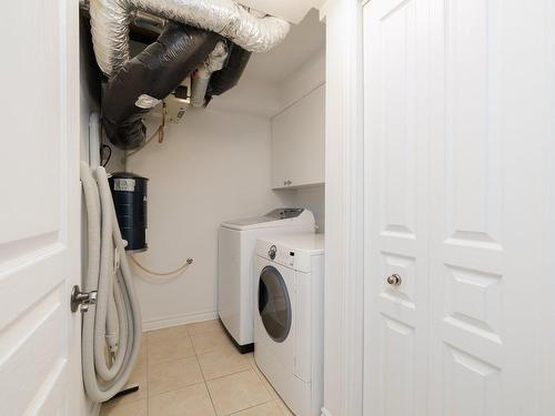 Salle de lavage - 1-1740 Rue Du Tournesol, Saint-Lazare, QC - Indoor Photo Showing Laundry Room