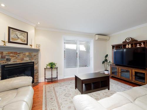 Salon - 1-1740 Rue Du Tournesol, Saint-Lazare, QC - Indoor Photo Showing Living Room With Fireplace