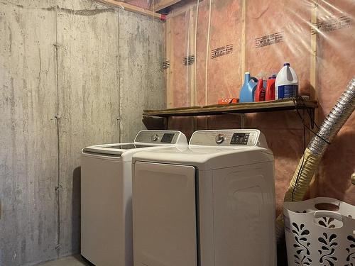 Laundry room - 84 Imp. Du Saros, Gatineau (Gatineau), QC - Indoor Photo Showing Laundry Room