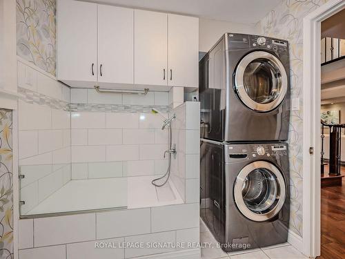 860 Bramble Crt, Mississauga, ON - Indoor Photo Showing Laundry Room