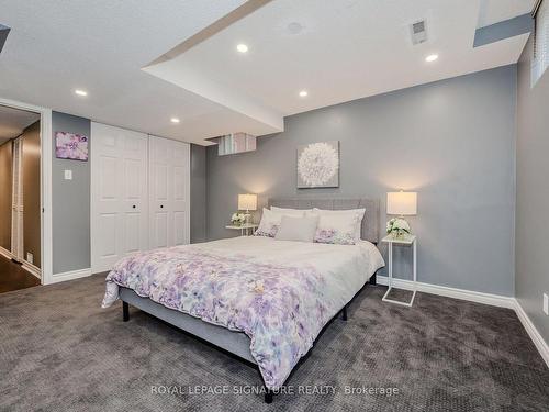 860 Bramble Crt, Mississauga, ON - Indoor Photo Showing Bedroom