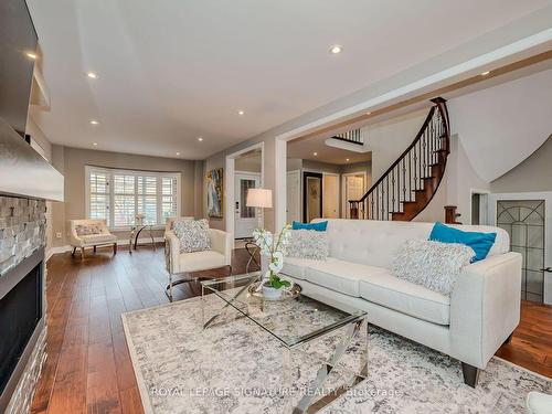 860 Bramble Crt, Mississauga, ON - Indoor Photo Showing Living Room With Fireplace