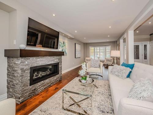 860 Bramble Crt, Mississauga, ON - Indoor Photo Showing Living Room With Fireplace