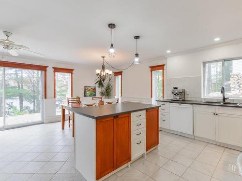 Cuisine - 2206 Ch. Mcgill, Sainte-Julienne, QC - Indoor Photo Showing Kitchen