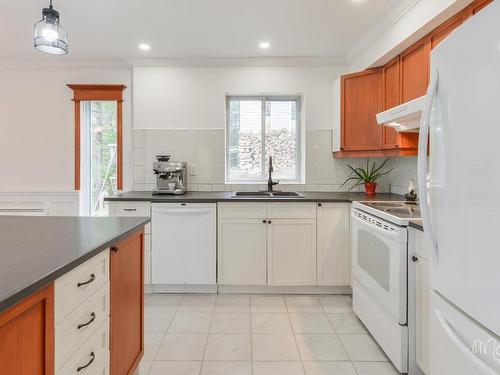 Cuisine - 2206 Ch. Mcgill, Sainte-Julienne, QC - Indoor Photo Showing Kitchen With Double Sink