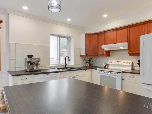 Cuisine - 2206 Ch. Mcgill, Sainte-Julienne, QC - Indoor Photo Showing Kitchen With Double Sink