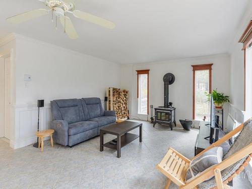 Salon - 2206 Ch. Mcgill, Sainte-Julienne, QC - Indoor Photo Showing Living Room