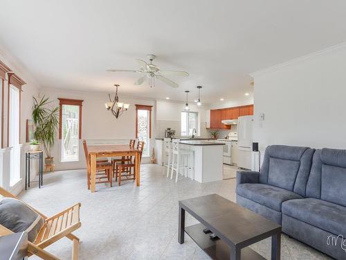 Salon - 2206 Ch. Mcgill, Sainte-Julienne, QC - Indoor Photo Showing Living Room