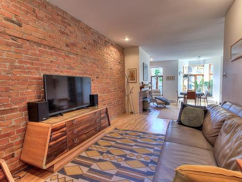 Salon - 2-3575 Rue Durocher, Montréal (Le Plateau-Mont-Royal), QC - Indoor Photo Showing Living Room