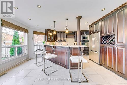 3401 Water Lily Court, Mississauga, ON - Indoor Photo Showing Kitchen With Stainless Steel Kitchen With Upgraded Kitchen