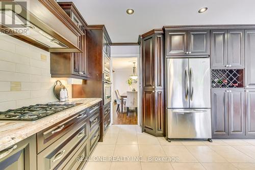 3401 Water Lily Court, Mississauga, ON - Indoor Photo Showing Kitchen With Stainless Steel Kitchen With Upgraded Kitchen