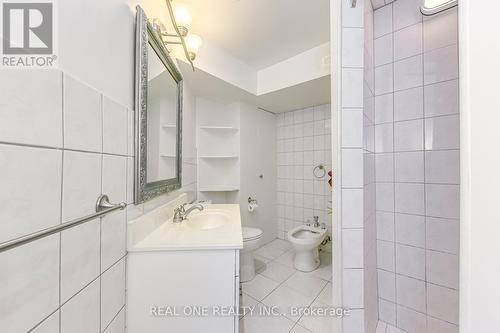 3401 Water Lily Court, Mississauga, ON - Indoor Photo Showing Bathroom