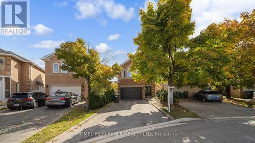 38 Salem Court, Brampton, ON - Outdoor