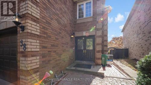 38 Salem Court, Brampton, ON - Outdoor