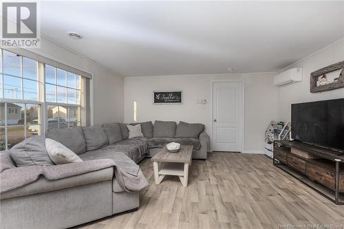 44 Hemmingway, Riverview, NB - Indoor Photo Showing Living Room