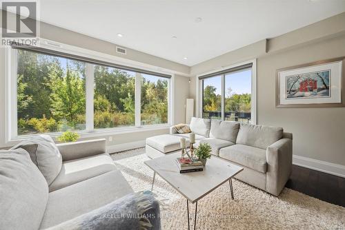 103 - 164 Cemetery Road, Uxbridge, ON - Indoor Photo Showing Living Room