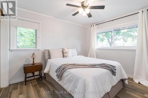 2447 Ridge Road W, Oro-Medonte, ON - Indoor Photo Showing Bedroom