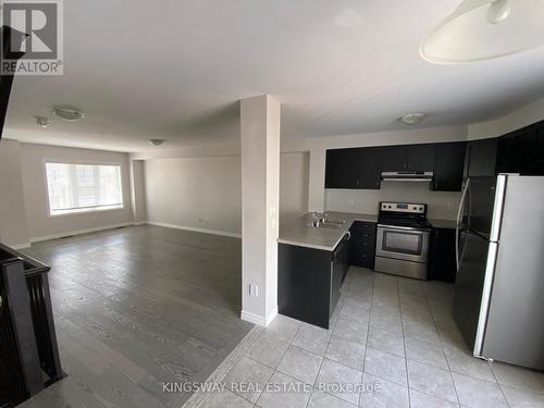 16 Kenridge Terrace, Hamilton, ON - Indoor Photo Showing Kitchen With Stainless Steel Kitchen