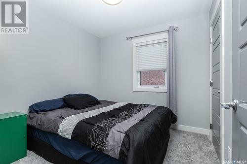 214 Bentley Court, Saskatoon, SK - Indoor Photo Showing Bedroom