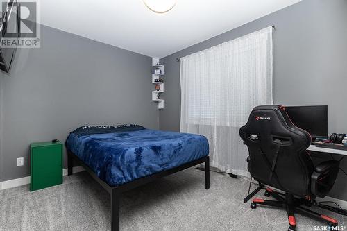 214 Bentley Court, Saskatoon, SK - Indoor Photo Showing Bedroom