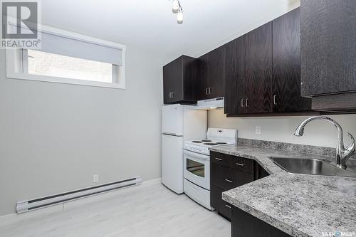 214 Bentley Court, Saskatoon, SK - Indoor Photo Showing Kitchen