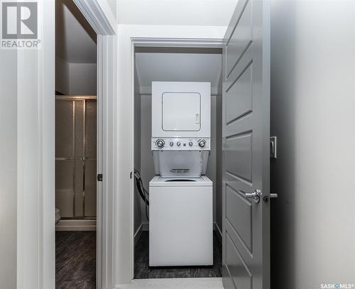 214 Bentley Court, Saskatoon, SK - Indoor Photo Showing Laundry Room