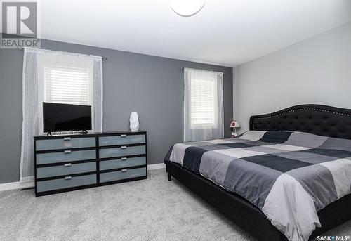 214 Bentley Court, Saskatoon, SK - Indoor Photo Showing Bedroom