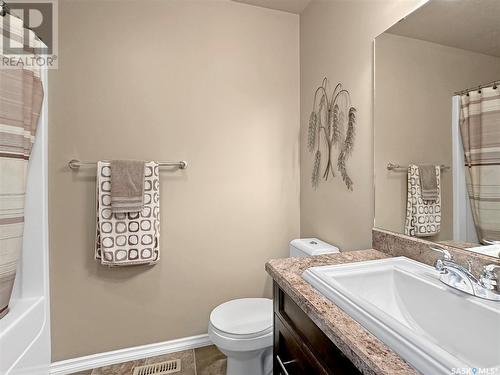 104 4100 Sandhill Crescent, Regina, SK - Indoor Photo Showing Bathroom