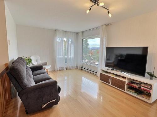 Salon - 8379 Rue Des Trois-Mâts, Lévis (Desjardins), QC - Indoor Photo Showing Living Room